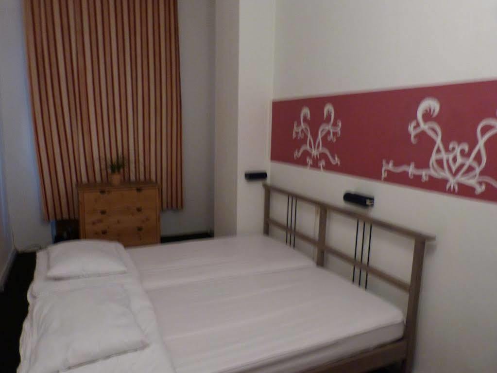 Corner Hostel Berlin Prenzlauer Berg Dış mekan fotoğraf